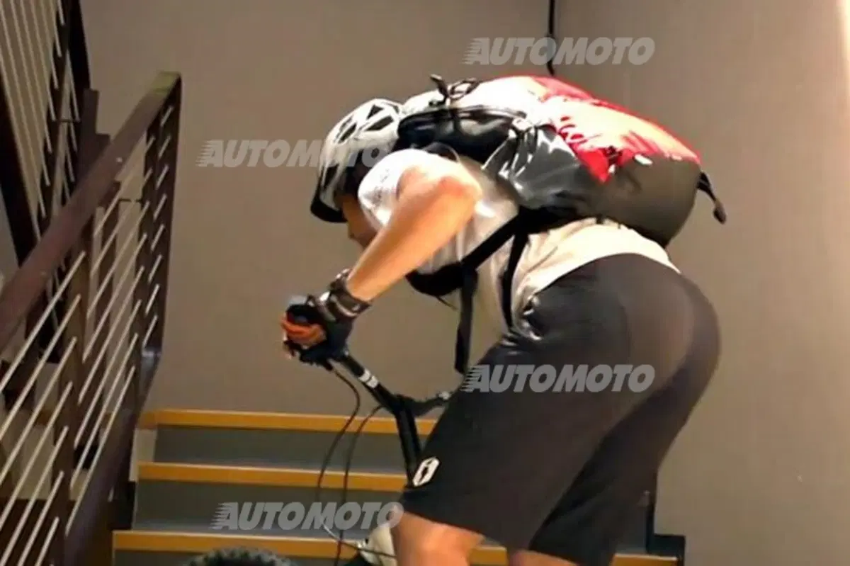 Urban Trial Bike the Movie: a Milano inizia lo show con Peugeot Partner Elettrico e Paolo Patrizi (3)