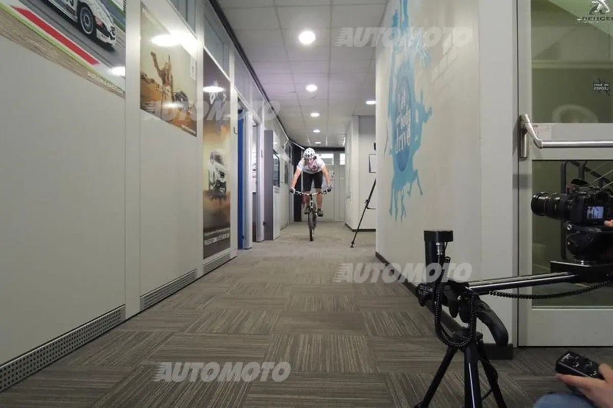 Urban Trial Bike the Movie: a Milano inizia lo show con Peugeot Partner Elettrico e Paolo Patrizi (17)