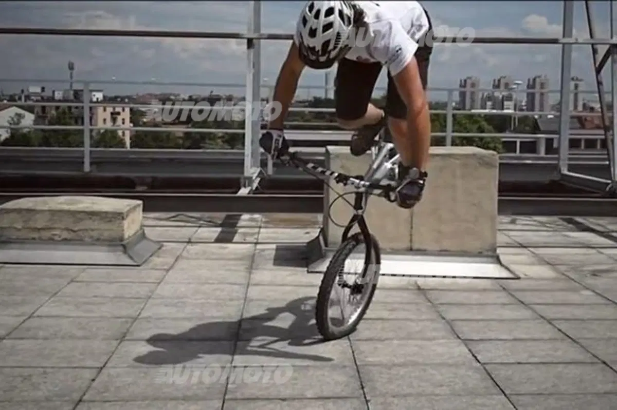 Urban Trial Bike the Movie: a Milano inizia lo show con Peugeot Partner Elettrico e Paolo Patrizi (22)