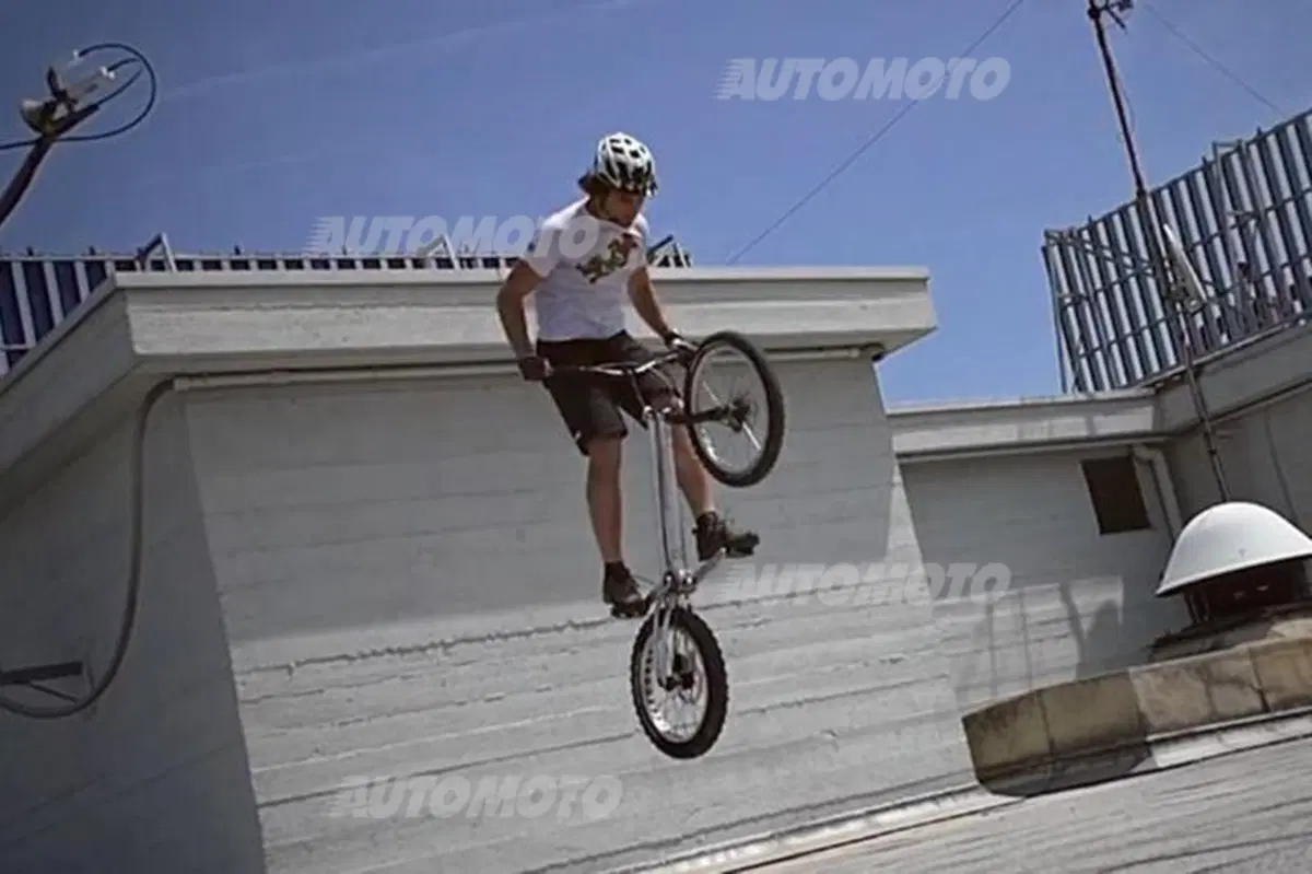 Urban Trial Bike the Movie: a Milano inizia lo show con Peugeot Partner Elettrico e Paolo Patrizi (23)