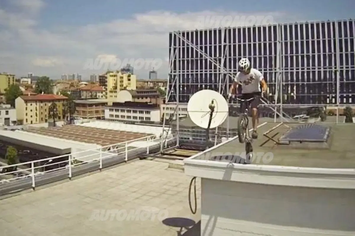 Urban Trial Bike the Movie: a Milano inizia lo show con Peugeot Partner Elettrico e Paolo Patrizi (24)