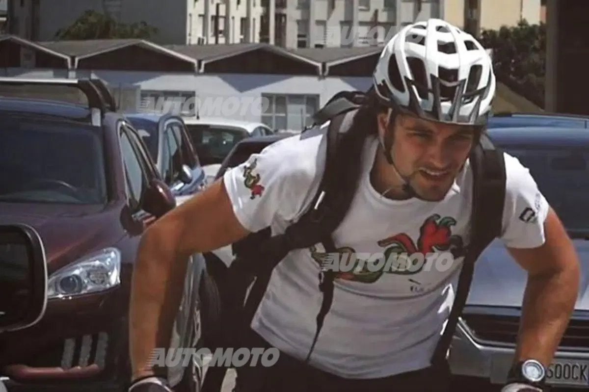 Urban Trial Bike the Movie: a Milano inizia lo show con Peugeot Partner Elettrico e Paolo Patrizi (25)