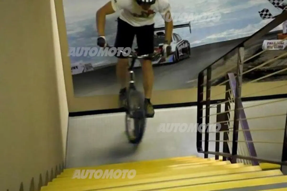 Urban Trial Bike the Movie: a Milano inizia lo show con Peugeot Partner Elettrico e Paolo Patrizi (30)