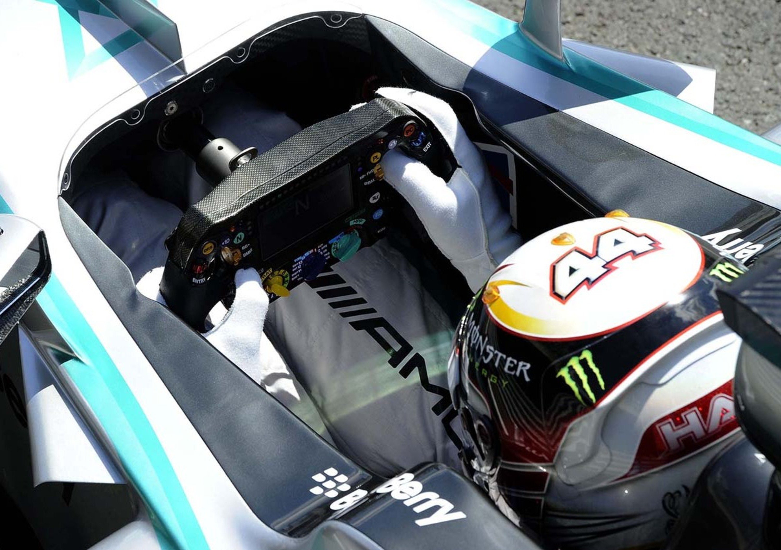 F1 Giappone 2014: strapotere Mercedes nelle libere. Ferrari nell&#039;ombra