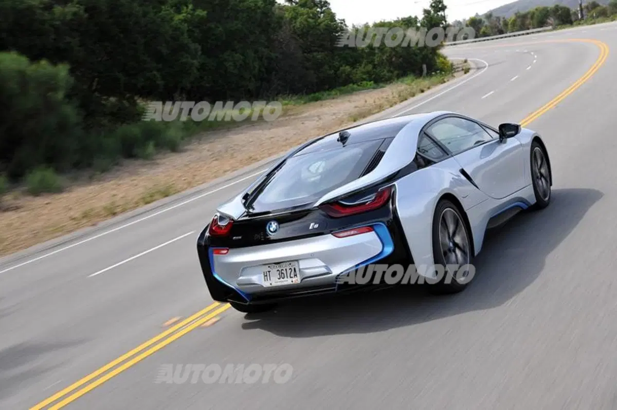 BMW i8 (8)