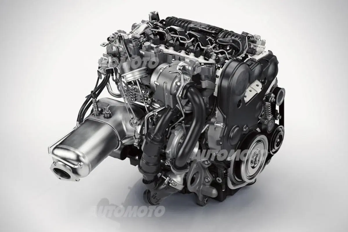 Nuova Volvo XC90, svelati i motori: Plug-In Hybrid da 400 CV e addio ai cinque cilindri (4)