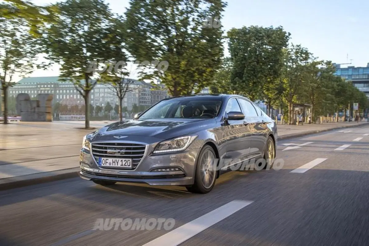 Hyundai Genesis: listino prezzi (8)