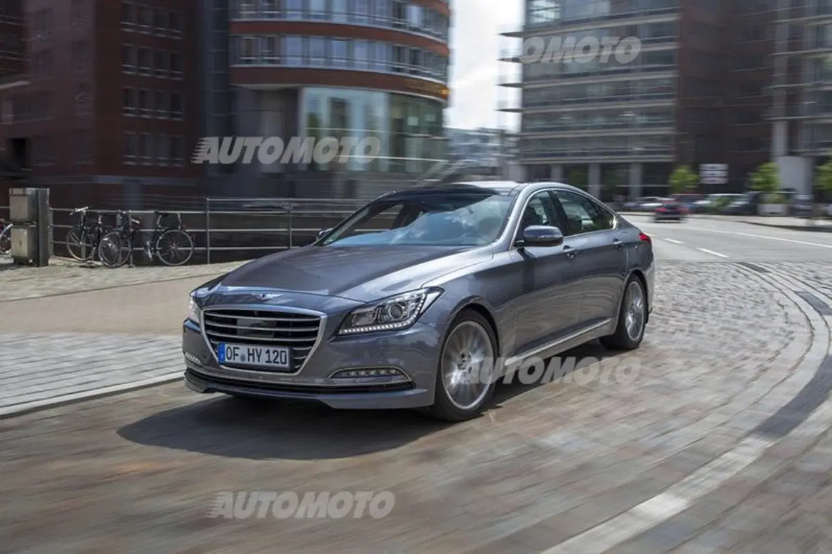 Hyundai Genesis: listino prezzi (11)