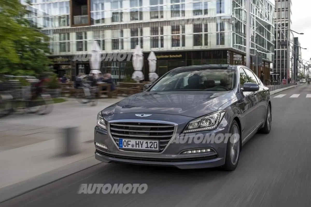 Hyundai Genesis: listino prezzi (12)