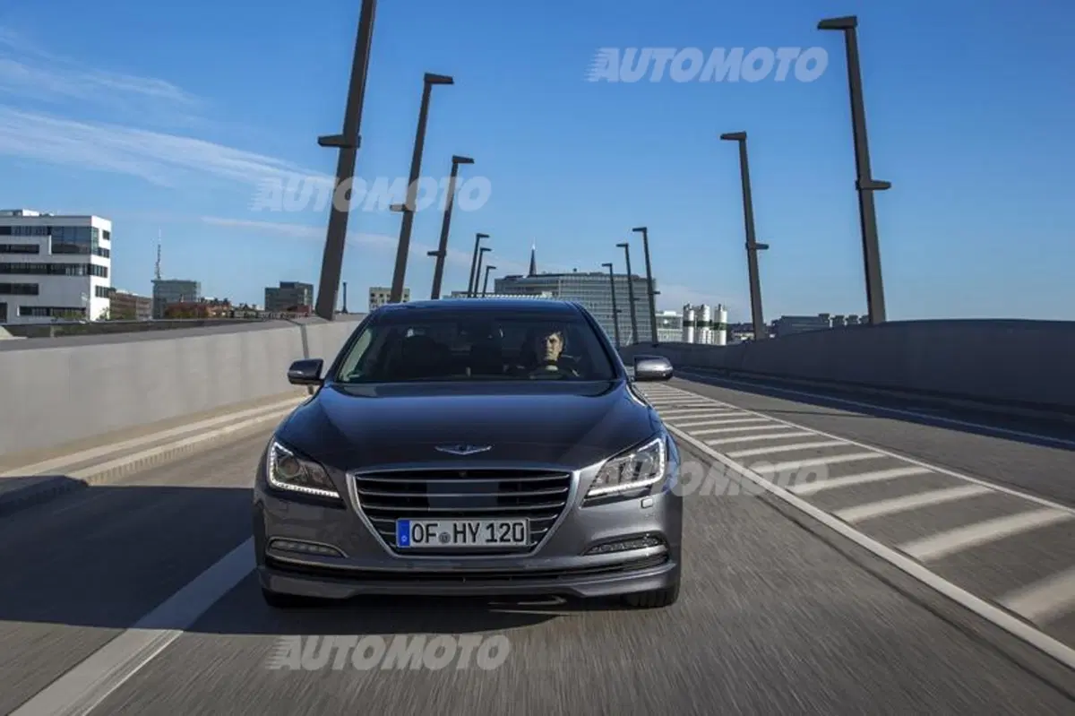Hyundai Genesis: listino prezzi (13)