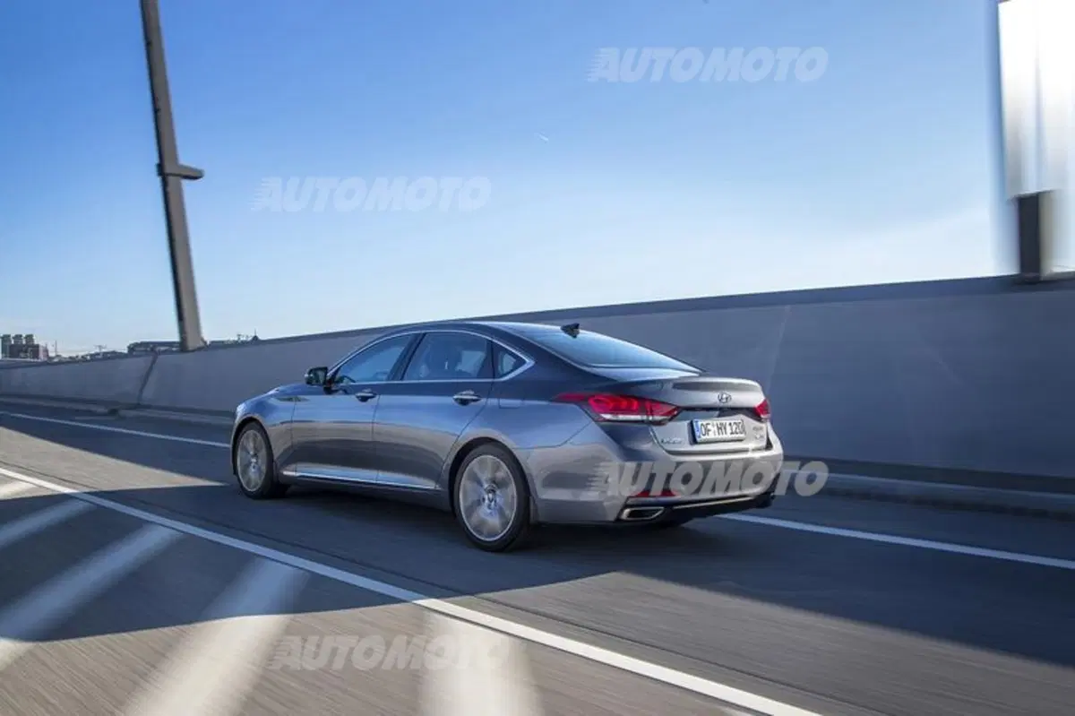 Hyundai Genesis: listino prezzi (14)