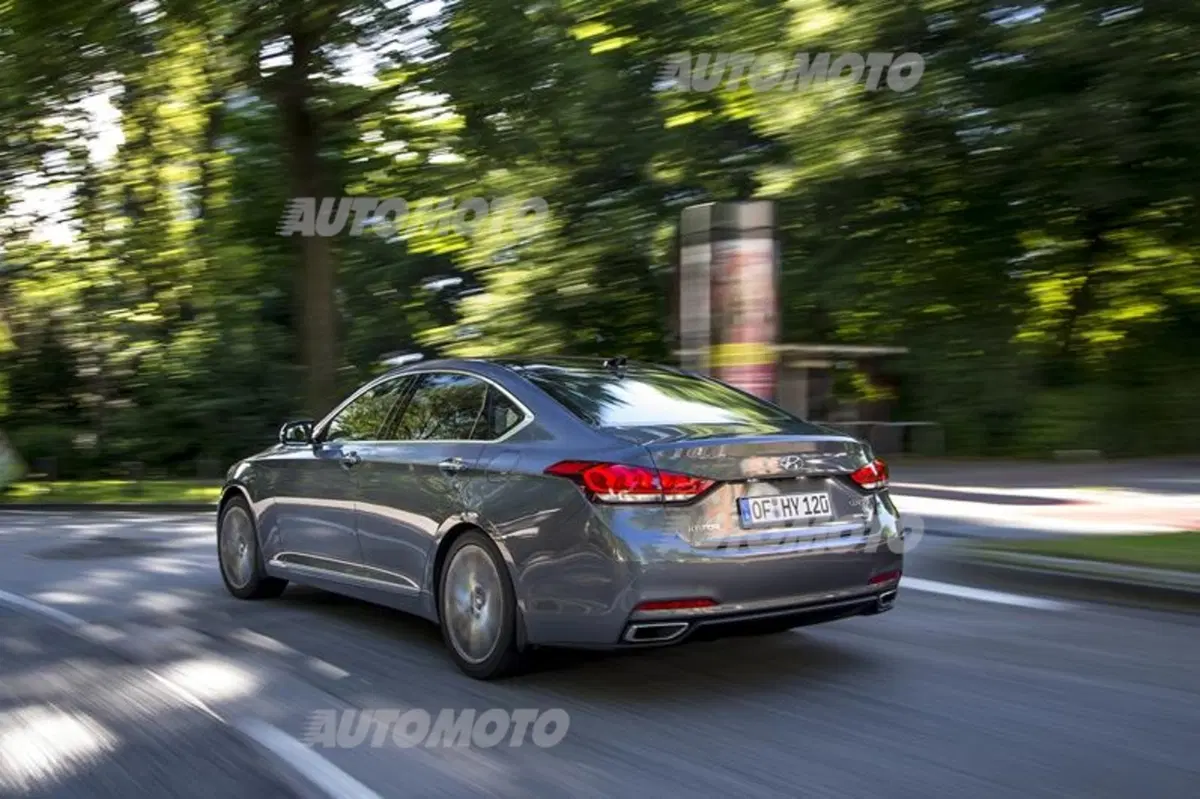 Hyundai Genesis: listino prezzi (15)