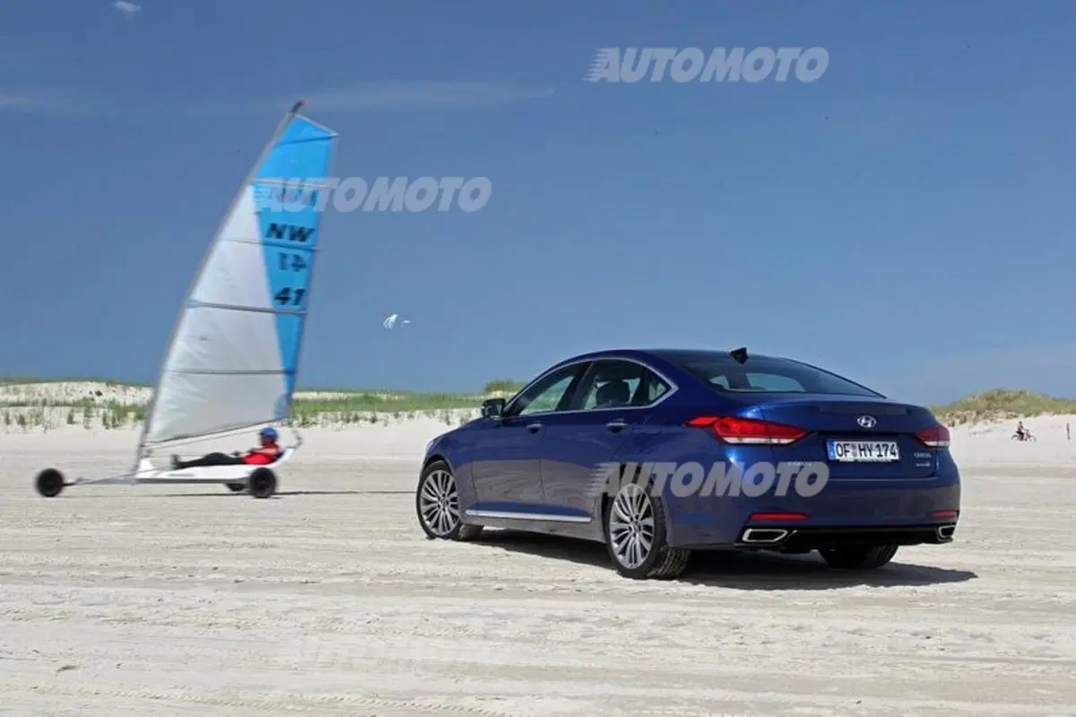 Hyundai Genesis: listino prezzi (17)