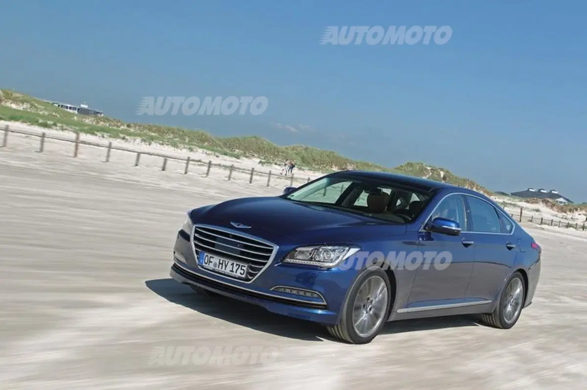 Hyundai Genesis: listino prezzi (19)