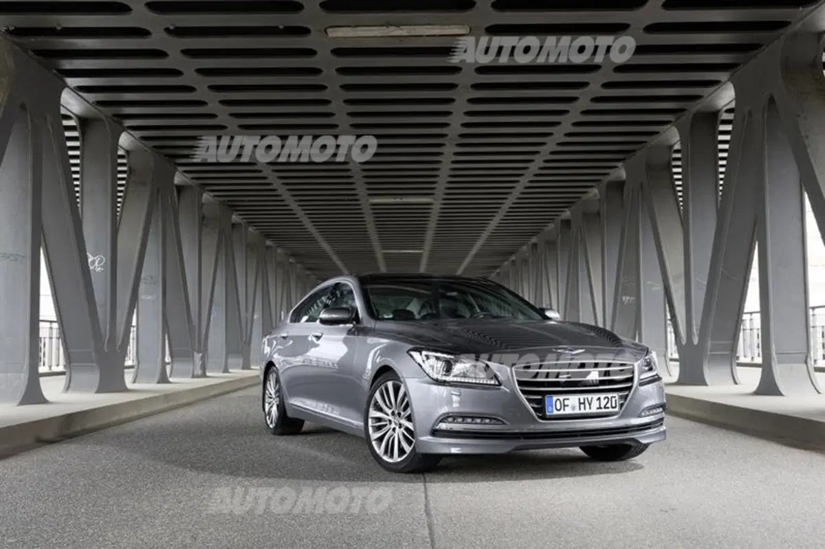 Hyundai Genesis: listino prezzi (23)
