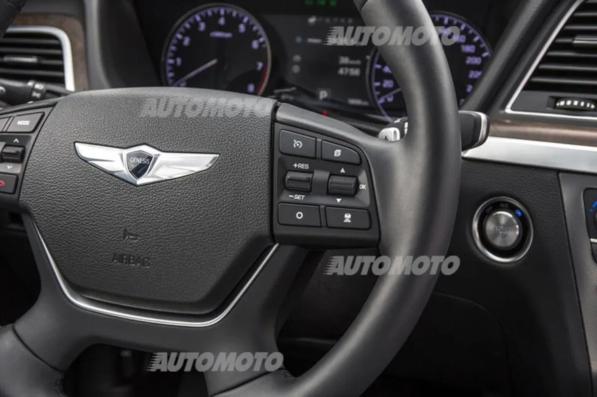 Hyundai Genesis: listino prezzi (30)