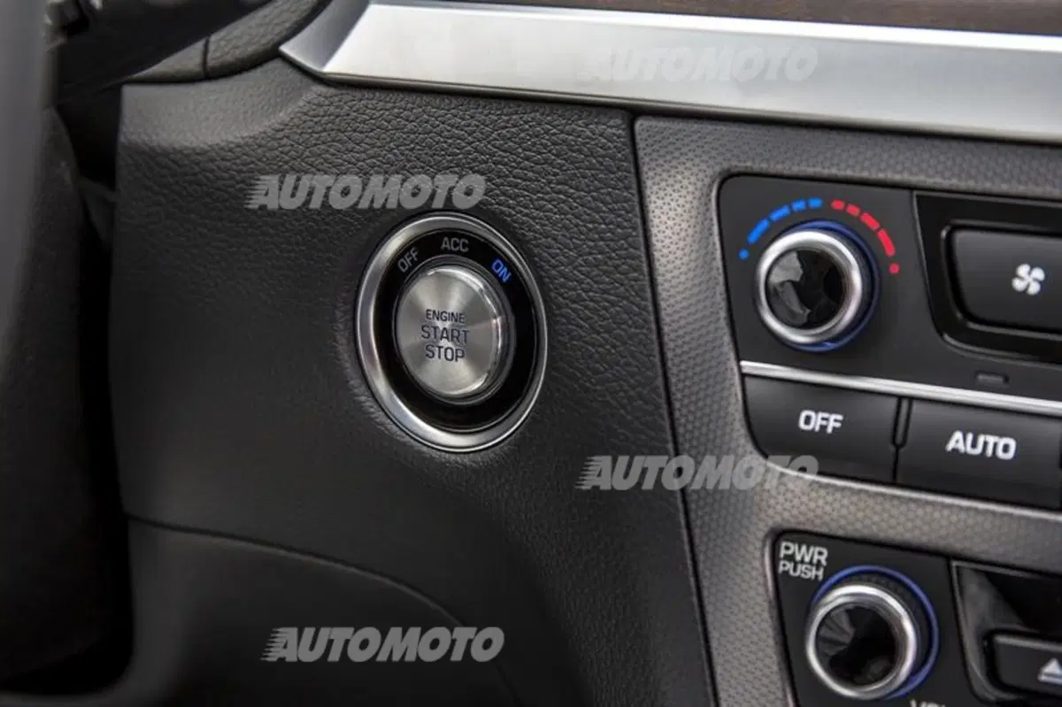 Hyundai Genesis: listino prezzi (37)
