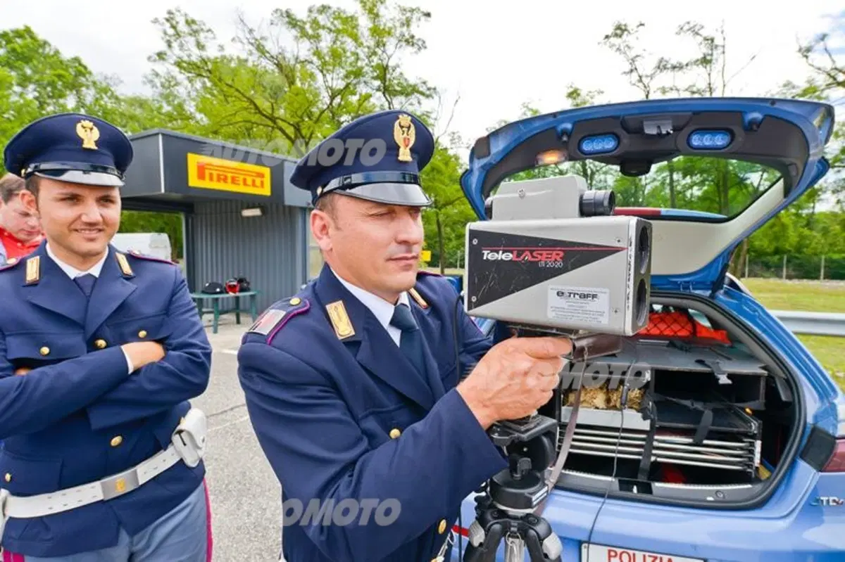 Pneumatici. Partire in sicurezza: i nostri test con Pirelli e la Polizia di Stato (13)