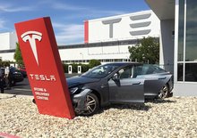 La Tesla Model S e l’incidente più veloce del mondo
