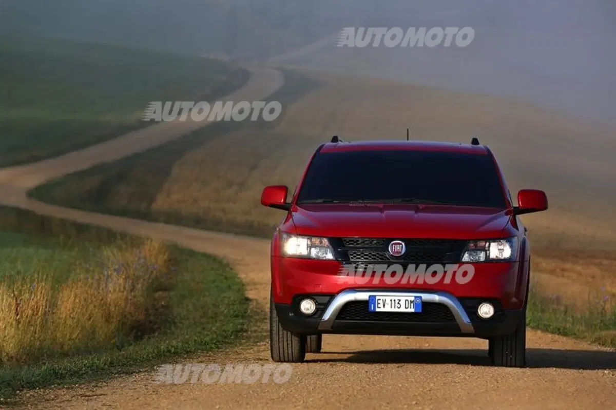 Fiat Freemont Cross: arriverà in concessionaria dall'autunno 2014 (6)