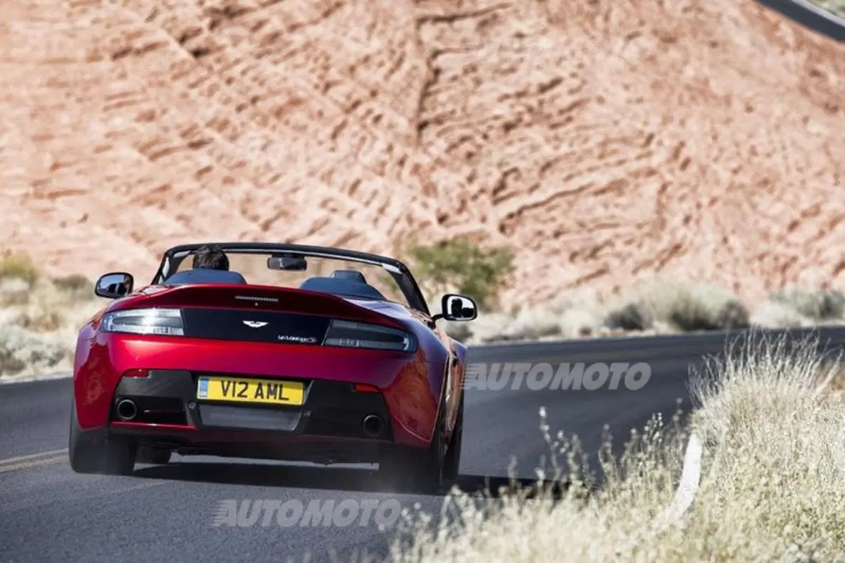Aston Martin V12 Vantage S Roadster (7)