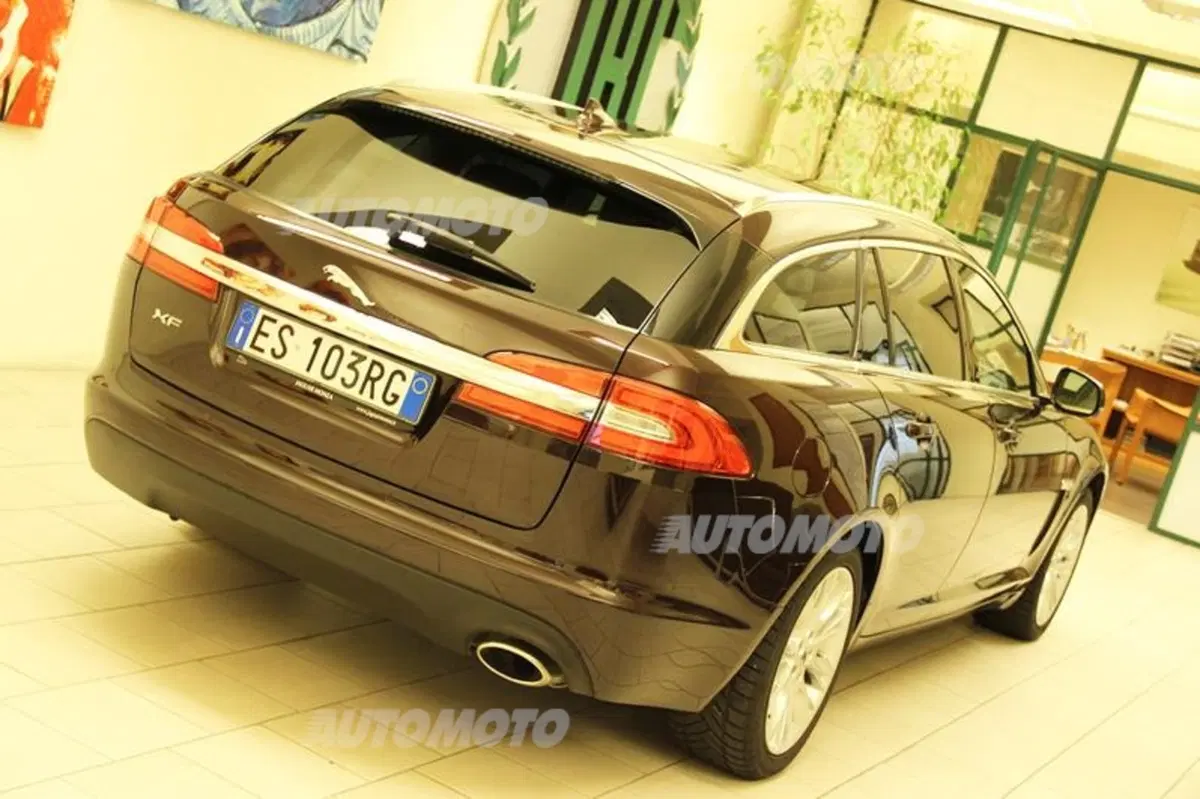Cazzaniga: «Con Jaguar Approved vendiamo molto più di un usato. Qui rigeneriamo le auto» (16)