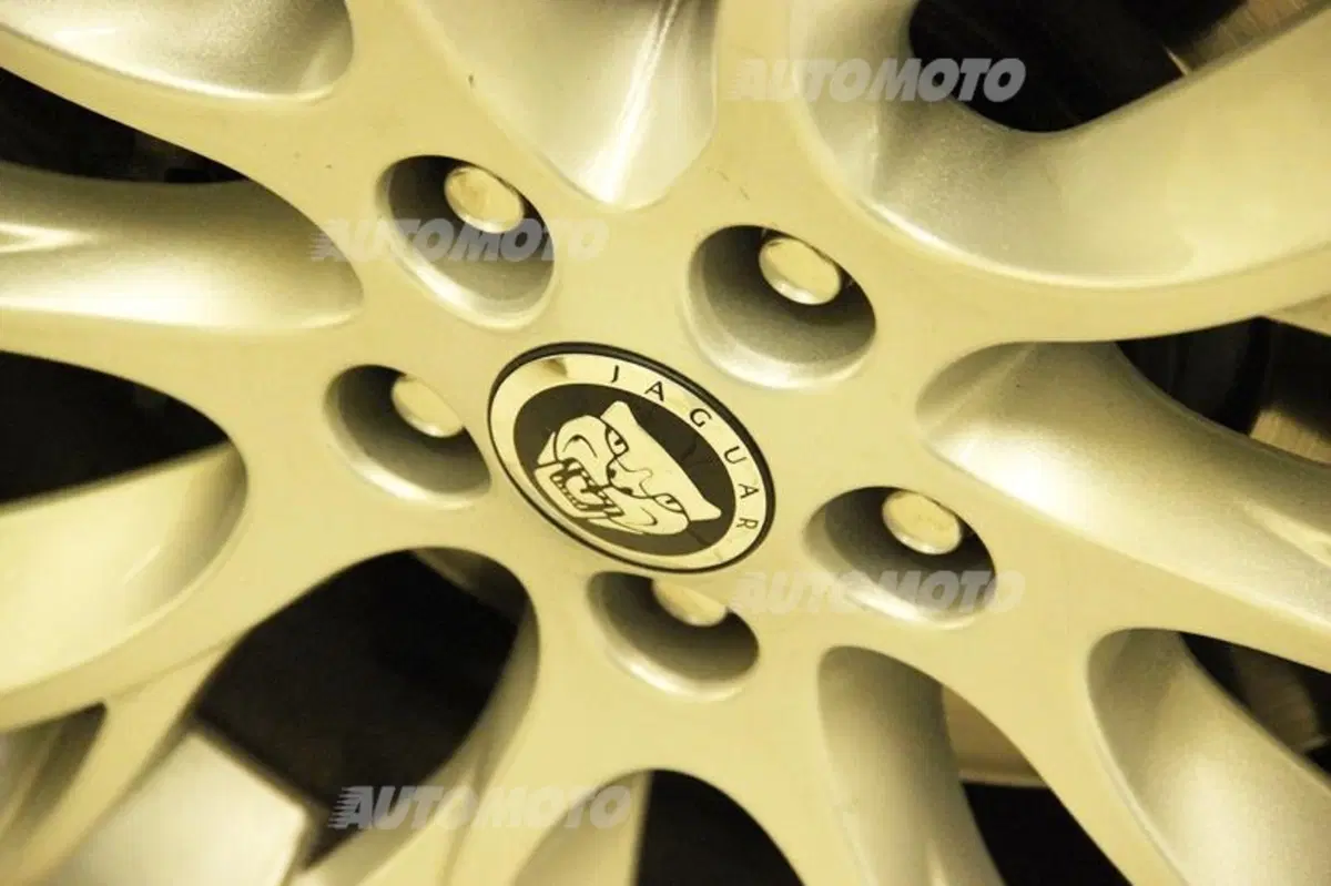 Cazzaniga: «Con Jaguar Approved vendiamo molto più di un usato. Qui rigeneriamo le auto» (23)
