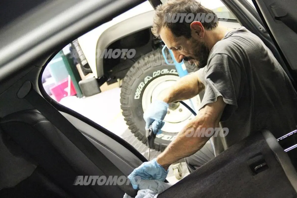 Cazzaniga: «Con Jaguar Approved vendiamo molto più di un usato. Qui rigeneriamo le auto» (25)