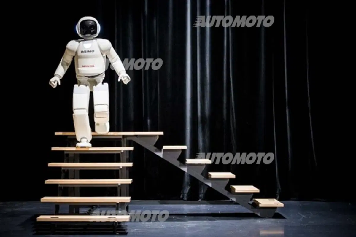 Honda Asimo: il robot giapponese è sempre più "umano". Ecco di cosa è capace (4)