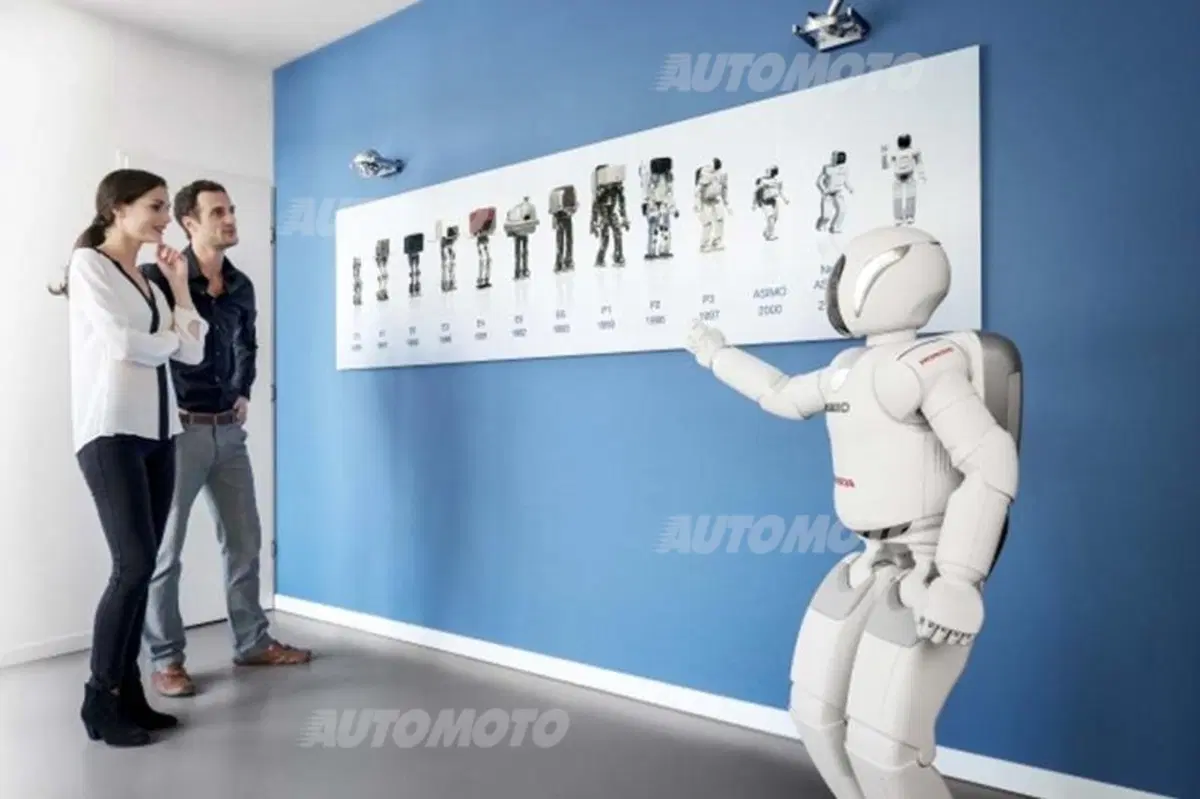 Honda Asimo: il robot giapponese è sempre più "umano". Ecco di cosa è capace (6)