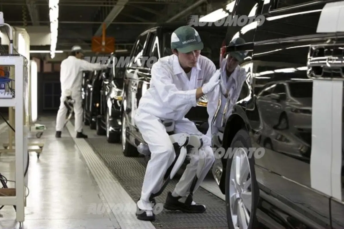 Honda Asimo: il robot giapponese è sempre più "umano". Ecco di cosa è capace (9)