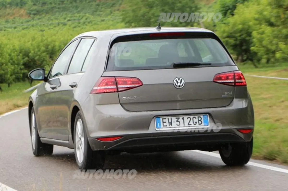Volkswagen Golf TGI Bluemotion (9)