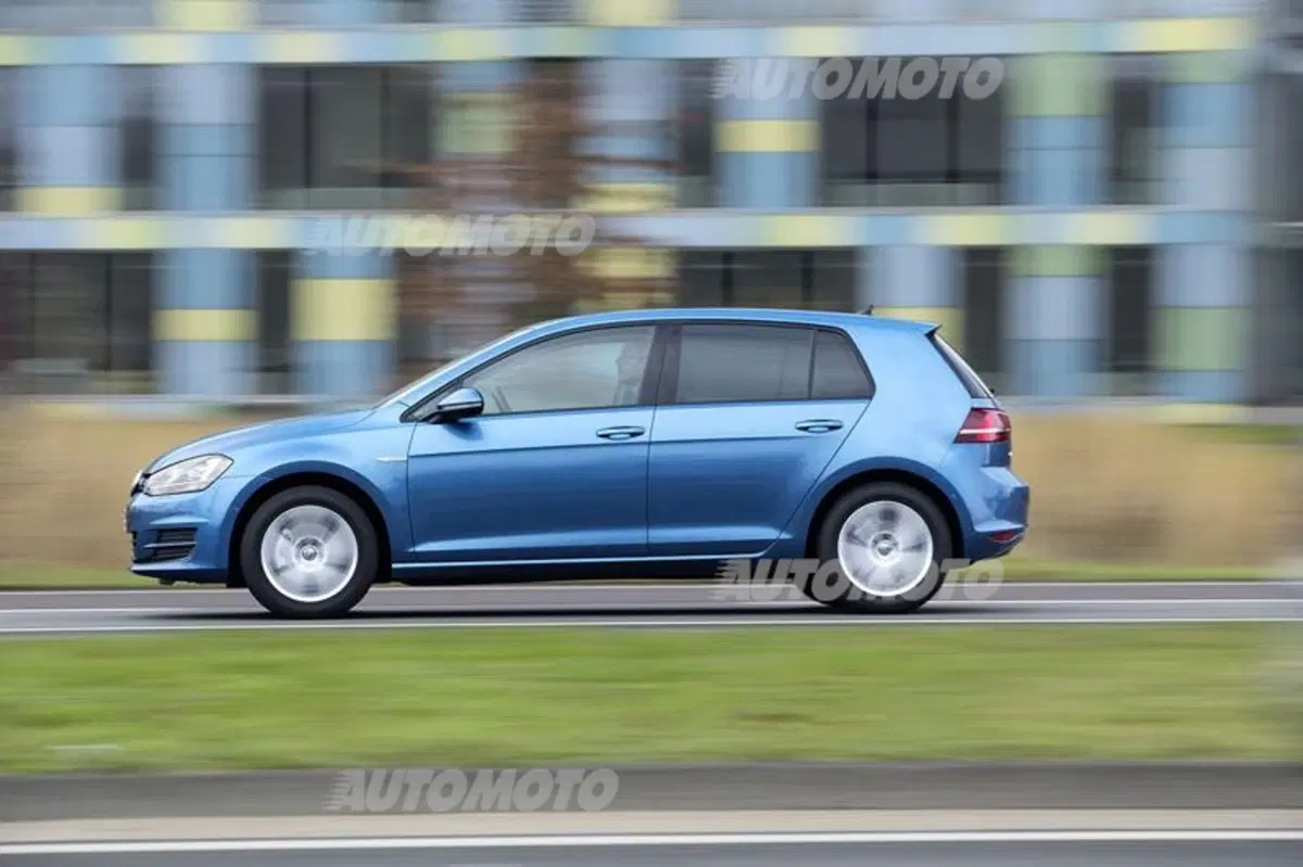 Volkswagen Golf TGI Bluemotion (11)