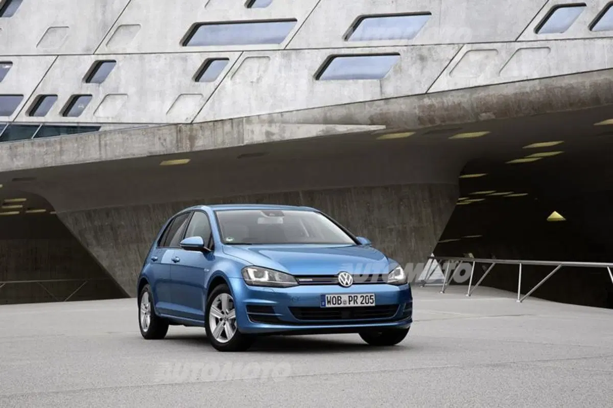 Volkswagen Golf TGI Bluemotion (14)
