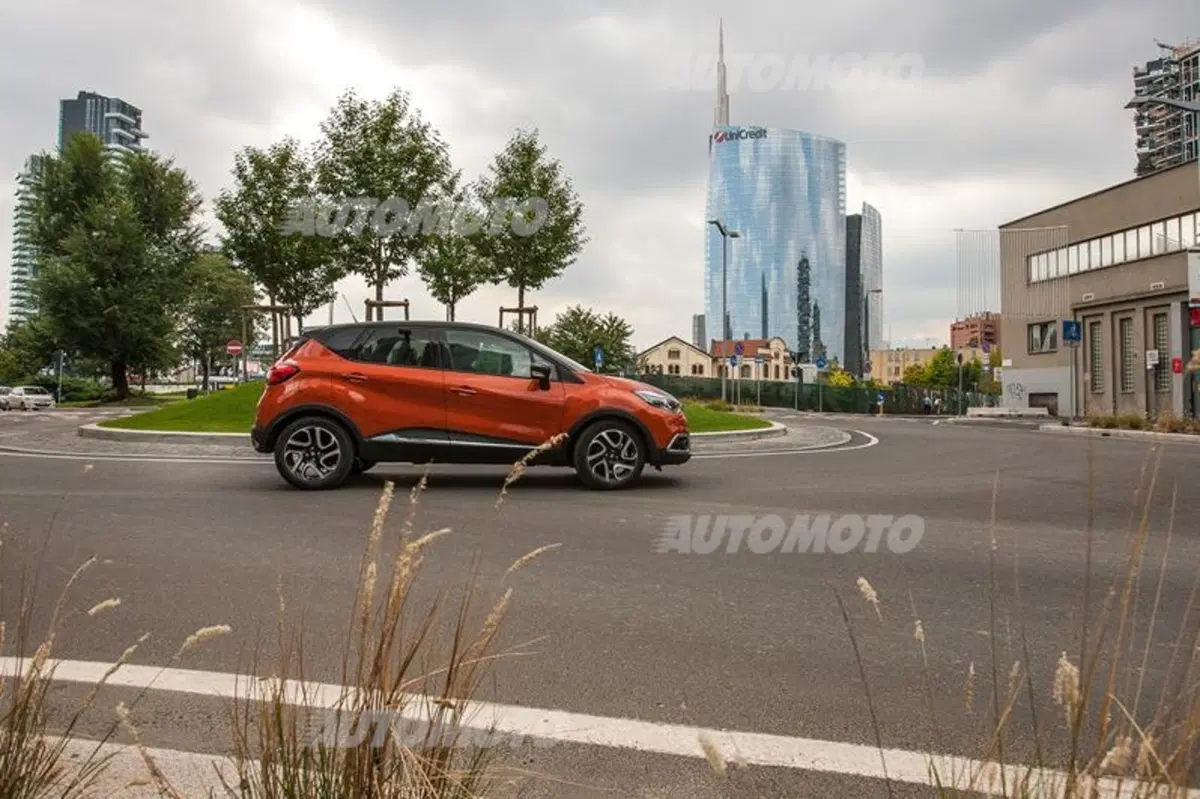 Renault Captur Project Runway. Ancora più stile e personalità per la crossover francese (2)