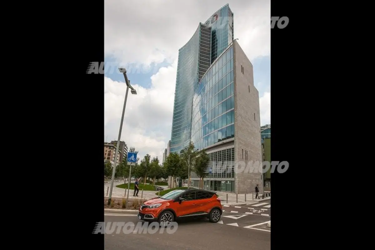 Renault Captur Project Runway. Ancora più stile e personalità per la crossover francese (4)