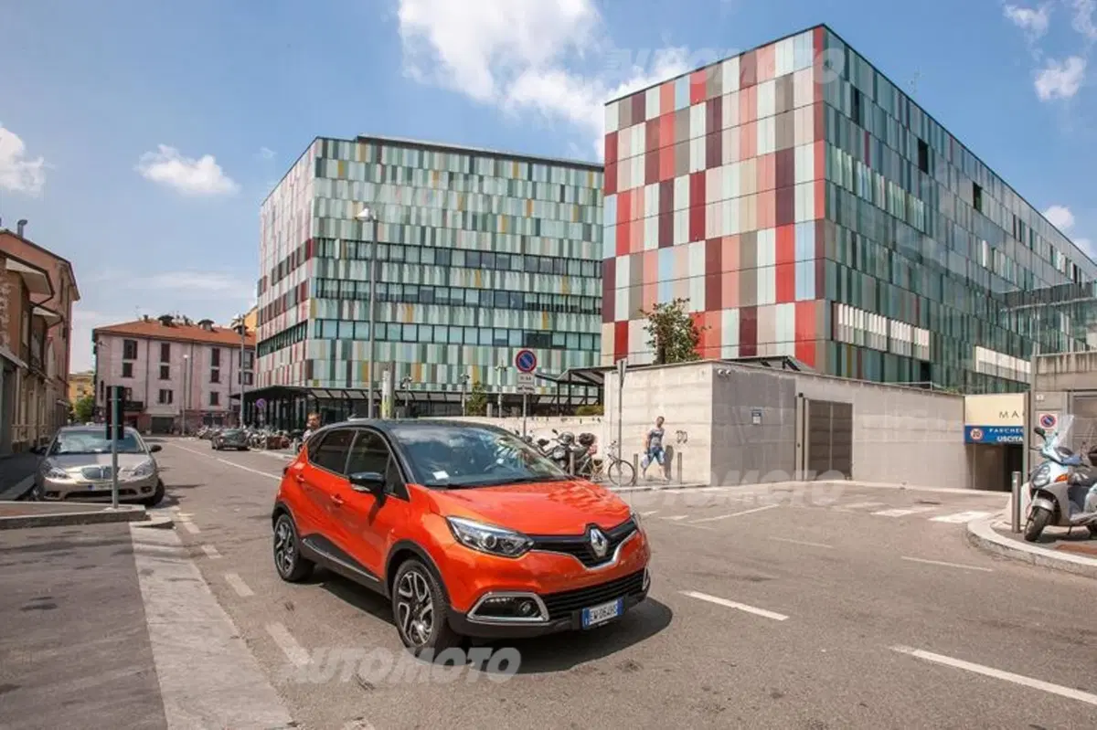 Renault Captur Project Runway. Ancora più stile e personalità per la crossover francese (7)