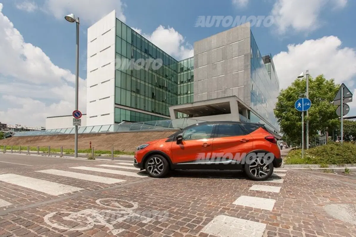 Renault Captur Project Runway. Ancora più stile e personalità per la crossover francese (9)