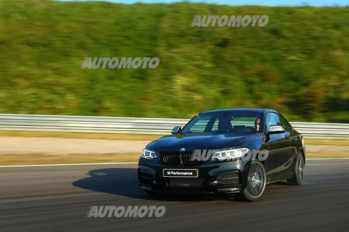 BMW M235i Track Edition: una limited edition per l'Olanda (2)