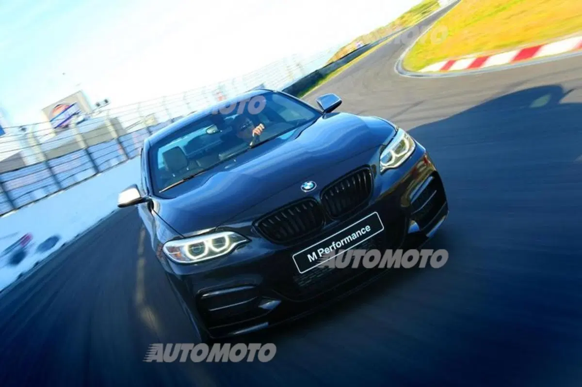 BMW M235i Track Edition: una limited edition per l'Olanda (6)