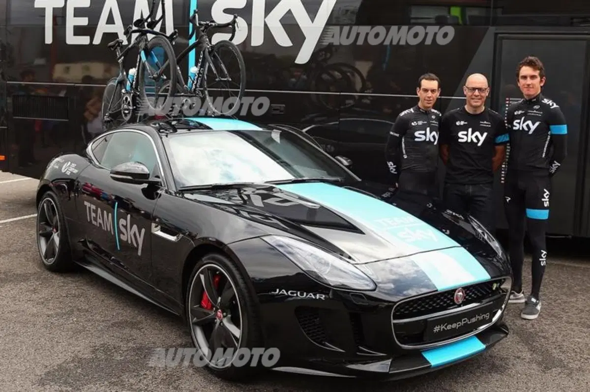 Jaguar F-Type R Coupé: una one-off speciale per il Tour de France (6)