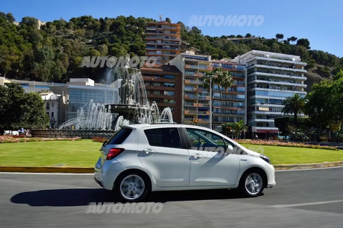 Toyota Yaris (Hybrid) restyling (4)
