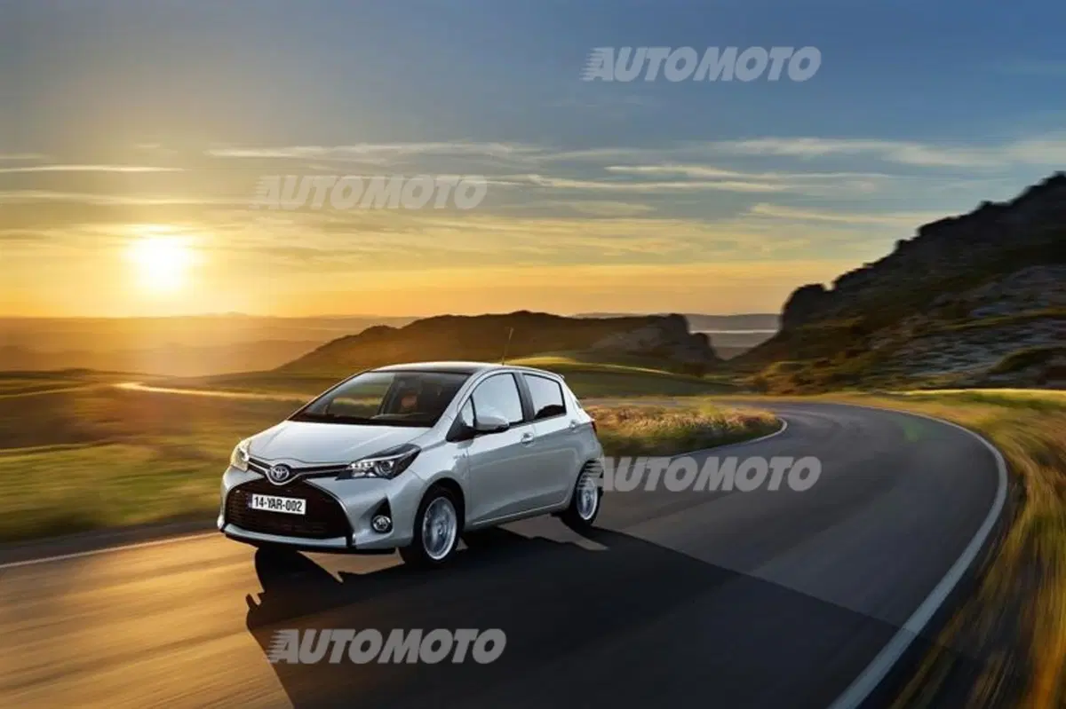 Toyota Yaris (Hybrid) restyling (8)