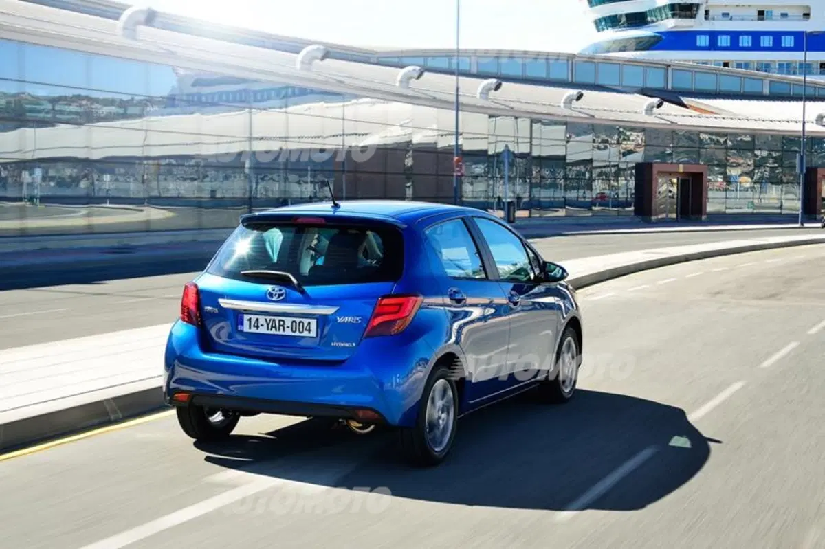 Toyota Yaris (Hybrid) restyling (40)