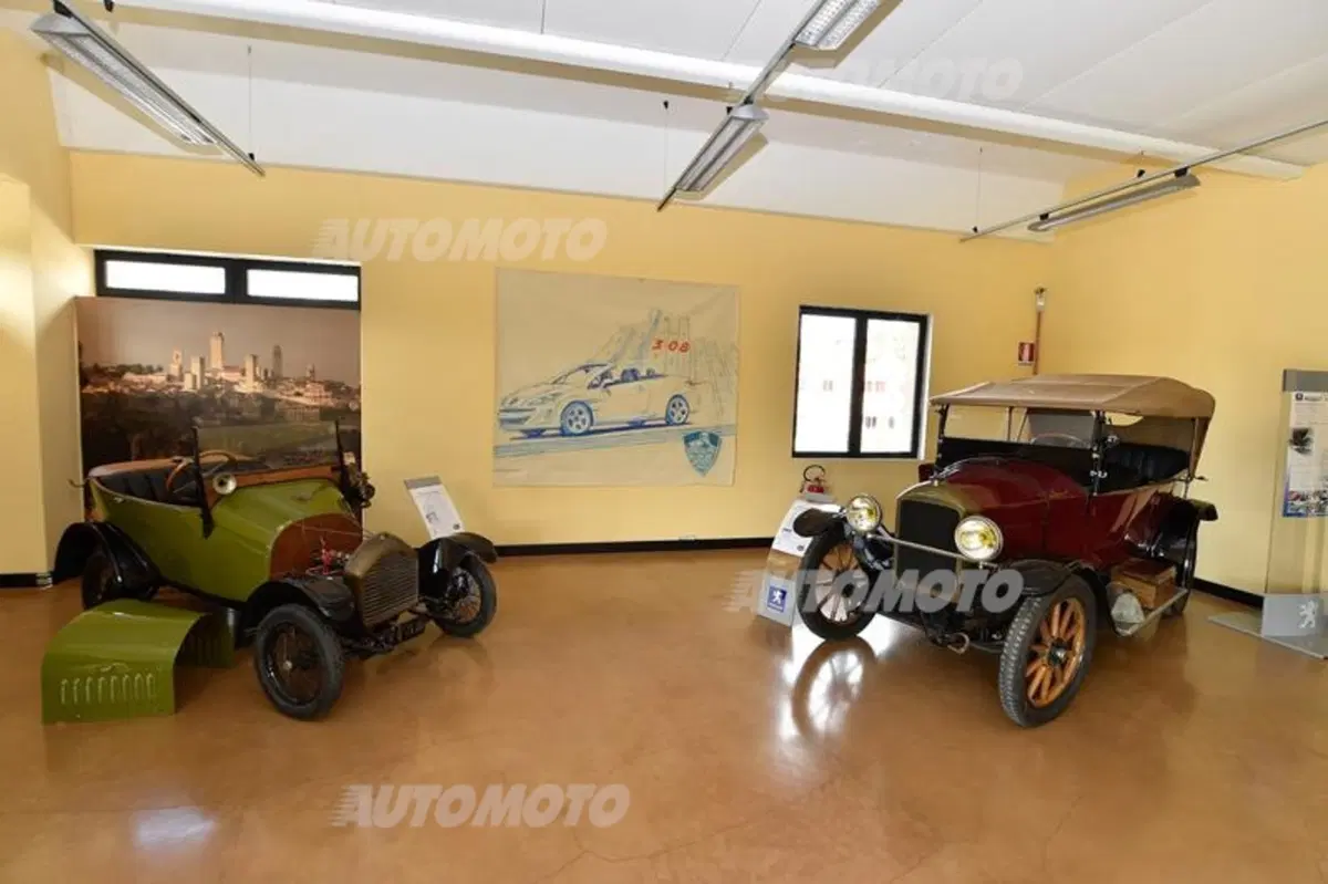 Galerie Peugeot: il Leone sotto le torri di San Gimignano (5)