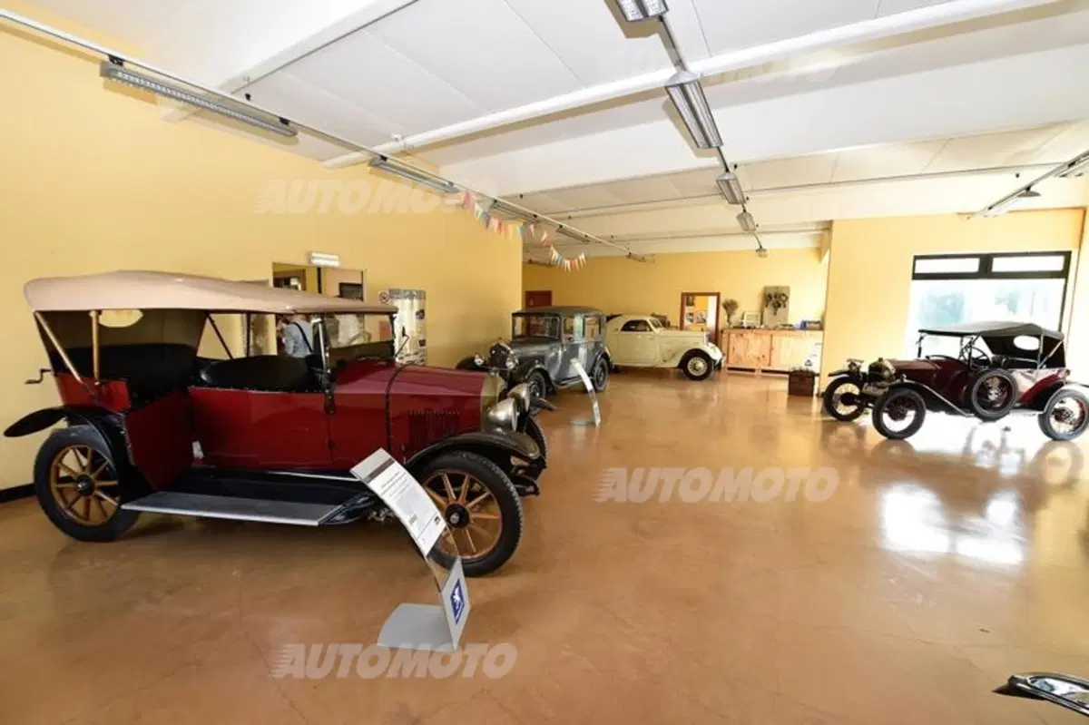 Galerie Peugeot: il Leone sotto le torri di San Gimignano (8)