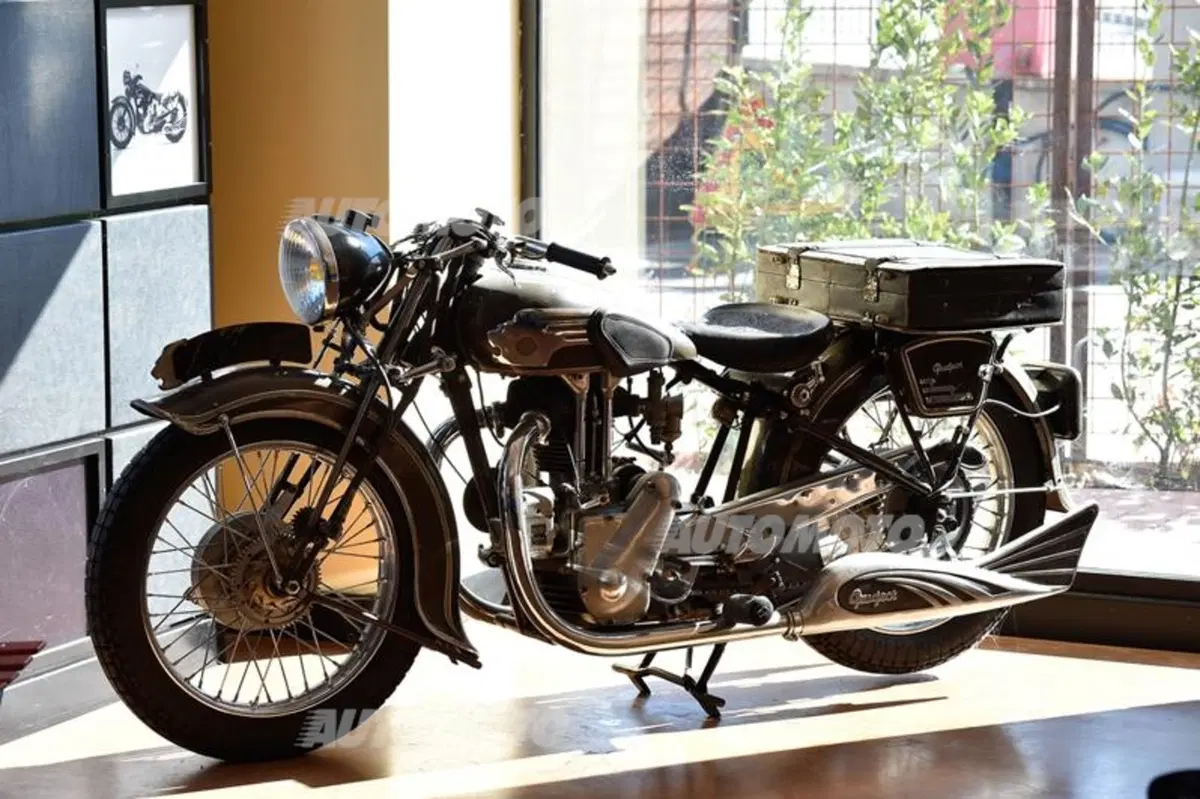 Galerie Peugeot: il Leone sotto le torri di San Gimignano (32)