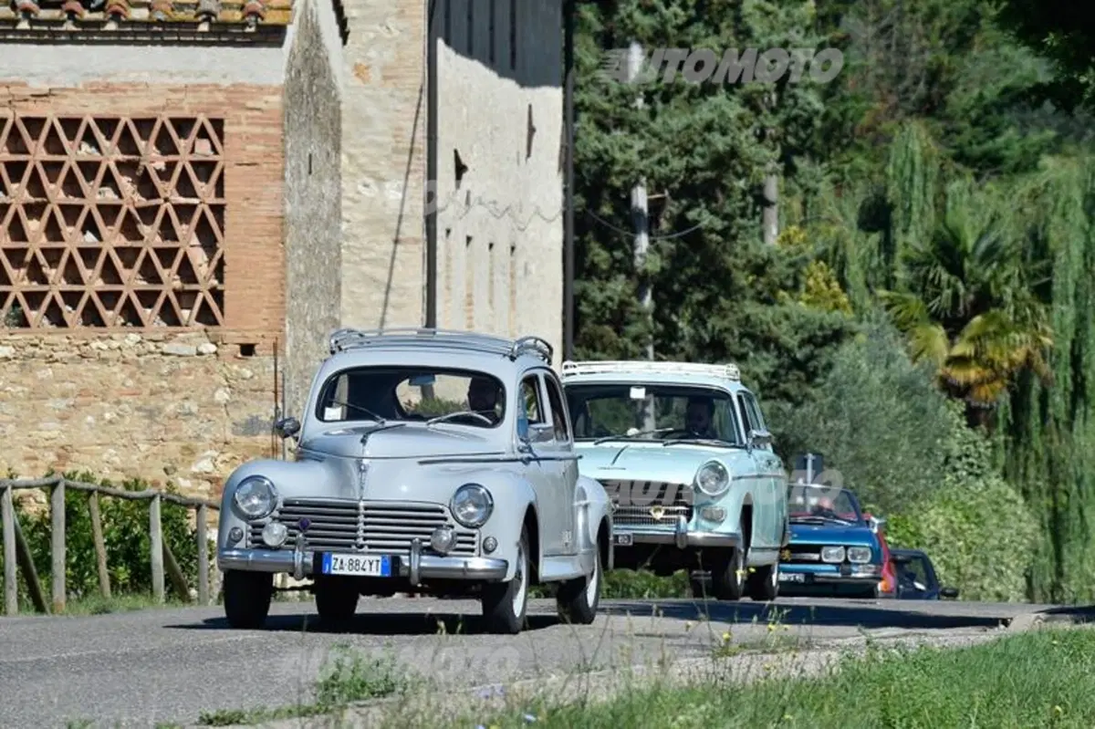 Galerie Peugeot: il Leone sotto le torri di San Gimignano (35)