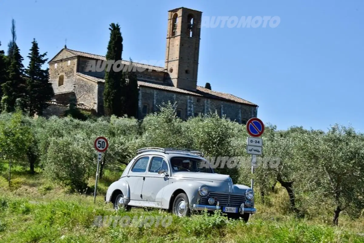 Galerie Peugeot: il Leone sotto le torri di San Gimignano (38)