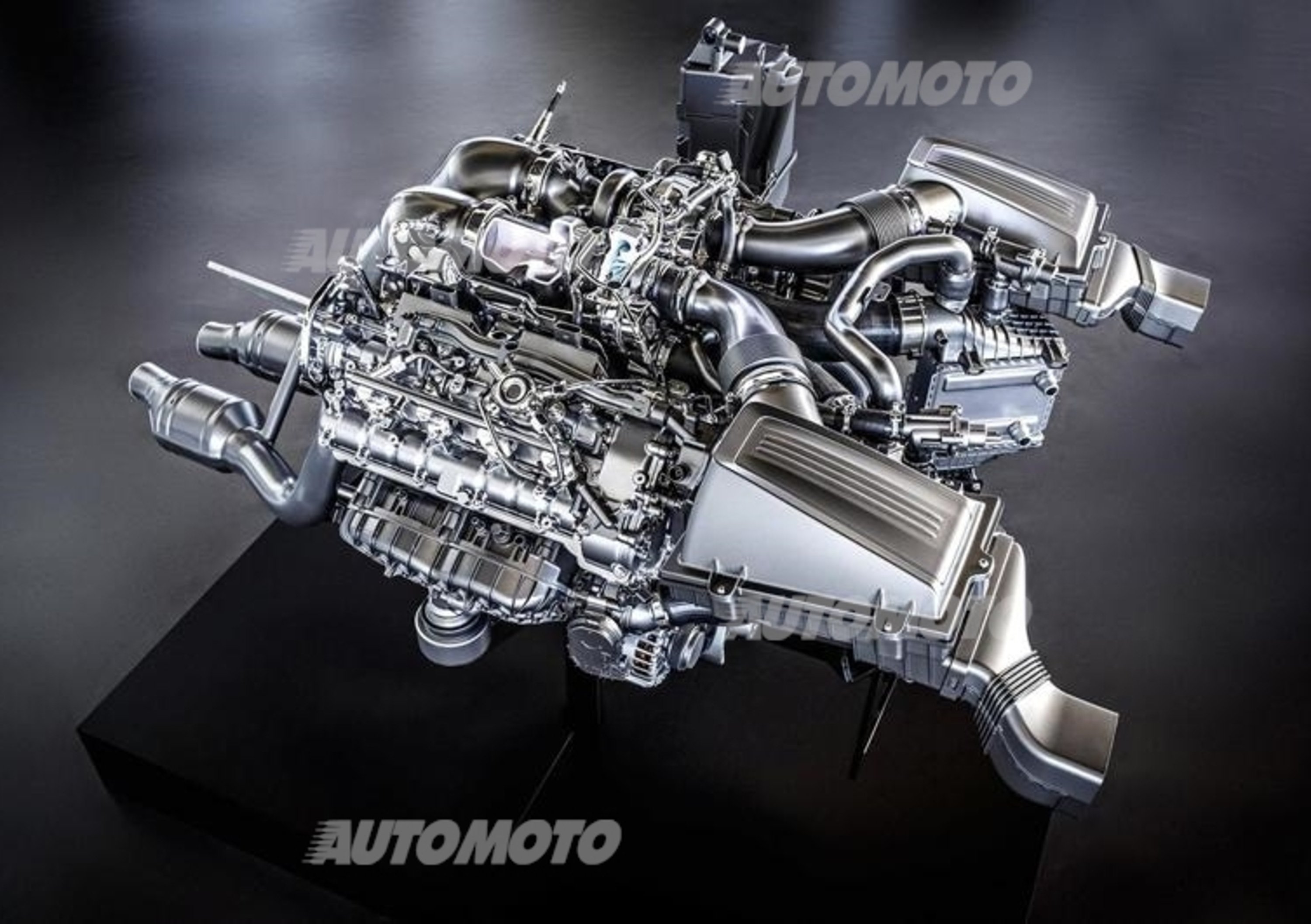 Mercedes AMG GT: svelati i dettagli del V8 da 510 CV